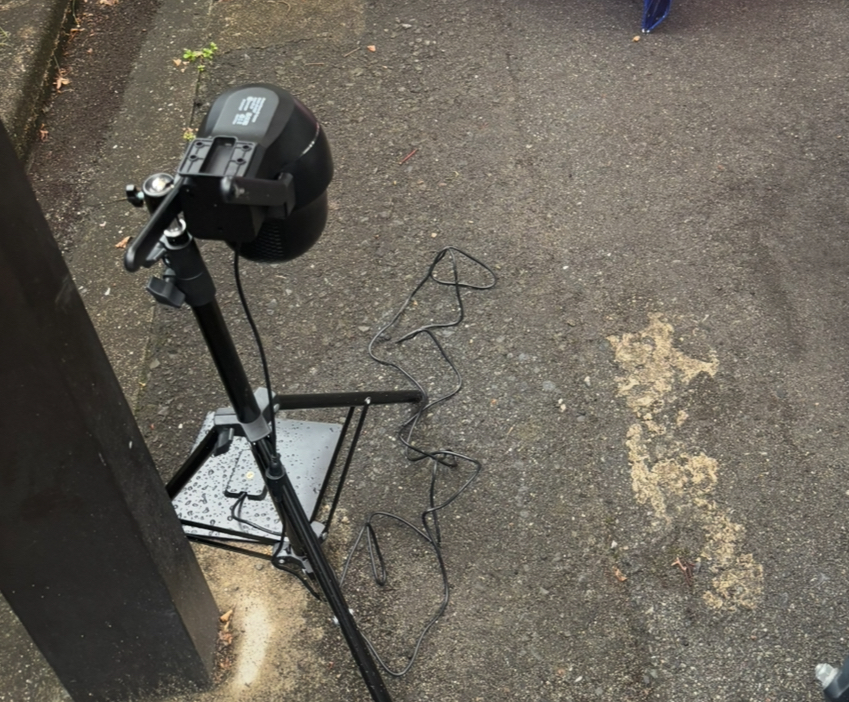 高性能リアルタイムカメラで自宅でのあの子を見守れます。